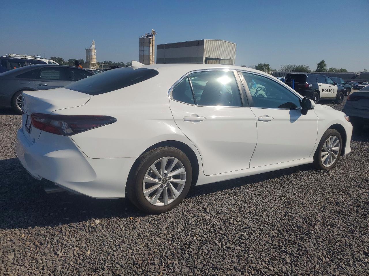 2023 Toyota Camry Le - Image 3