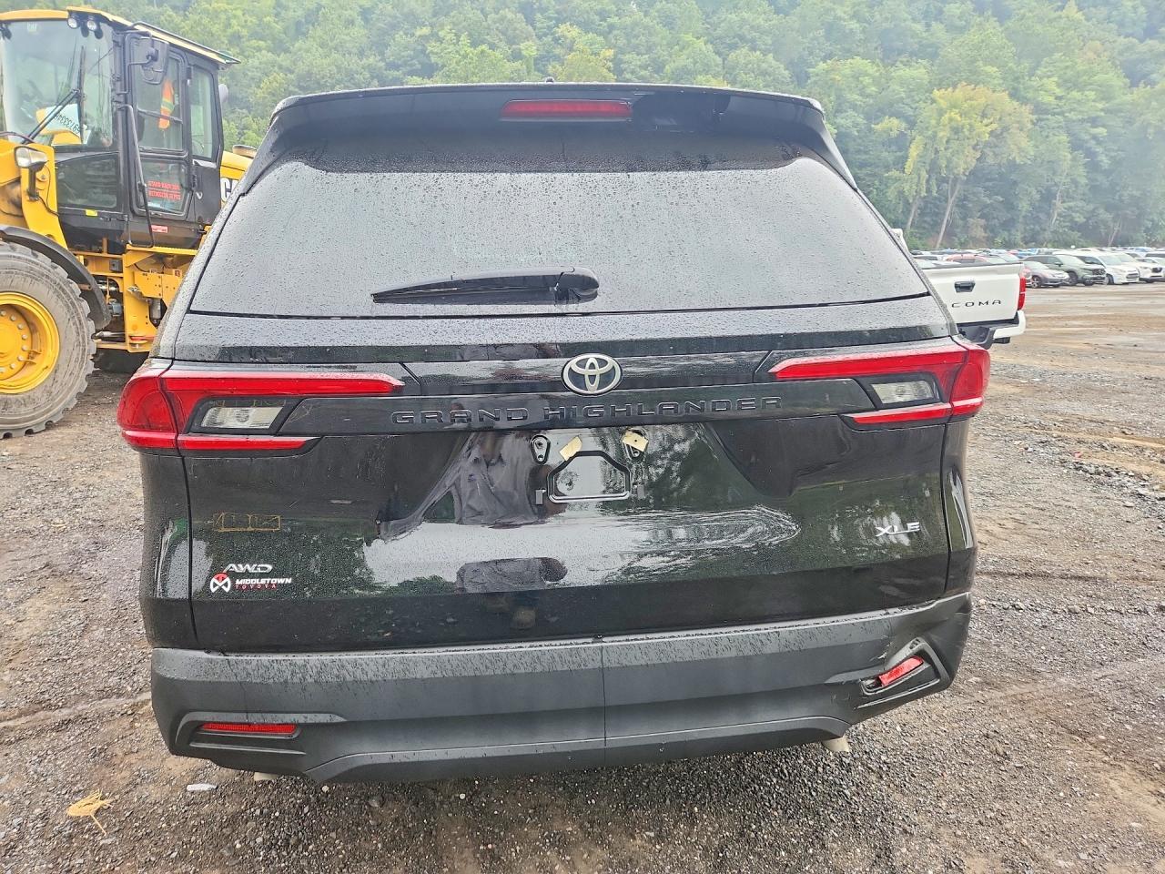 2025 Toyota Grand Highlander Xle - Image 6