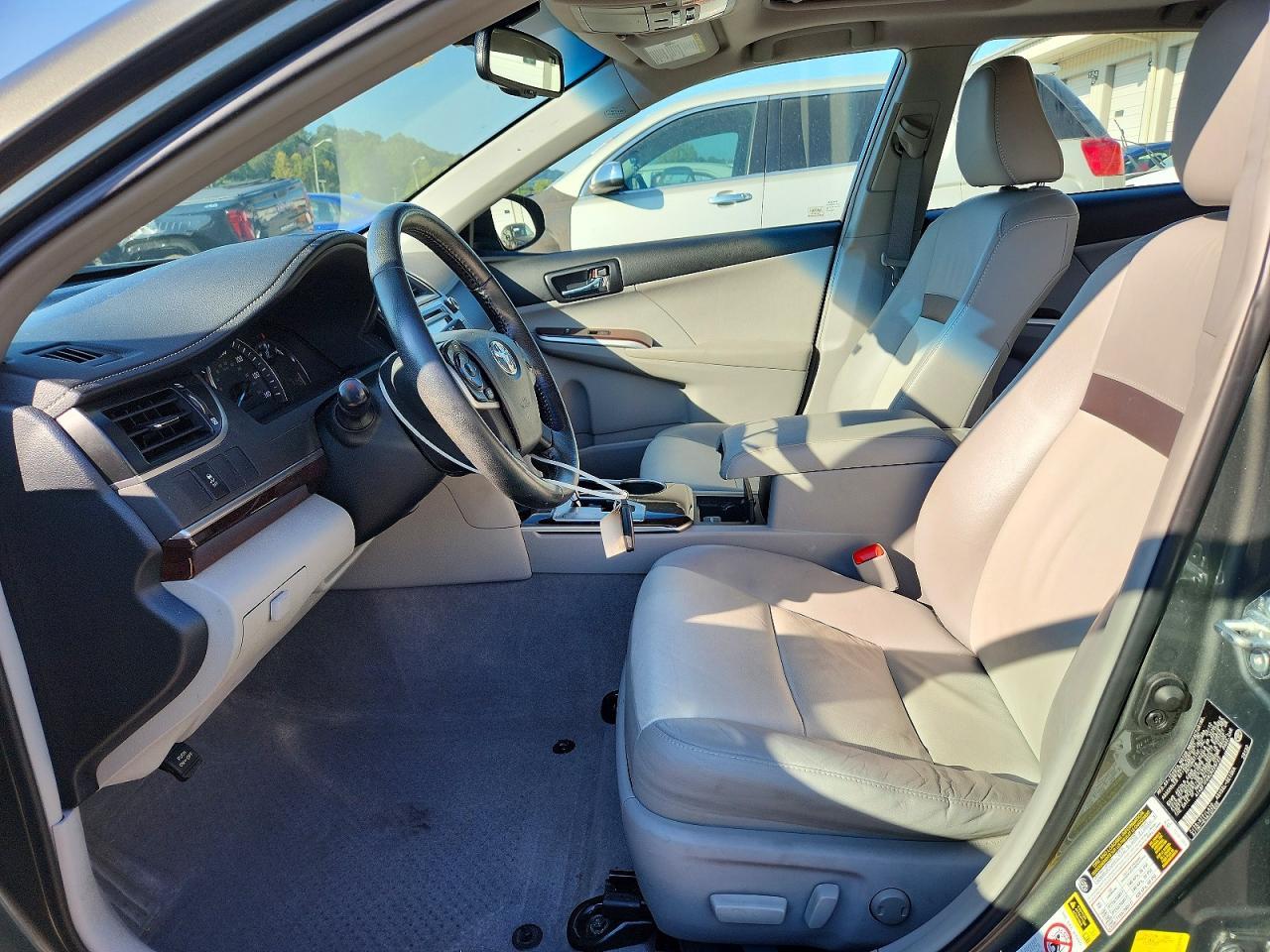 2012 Toyota Camry Xle - Image 7