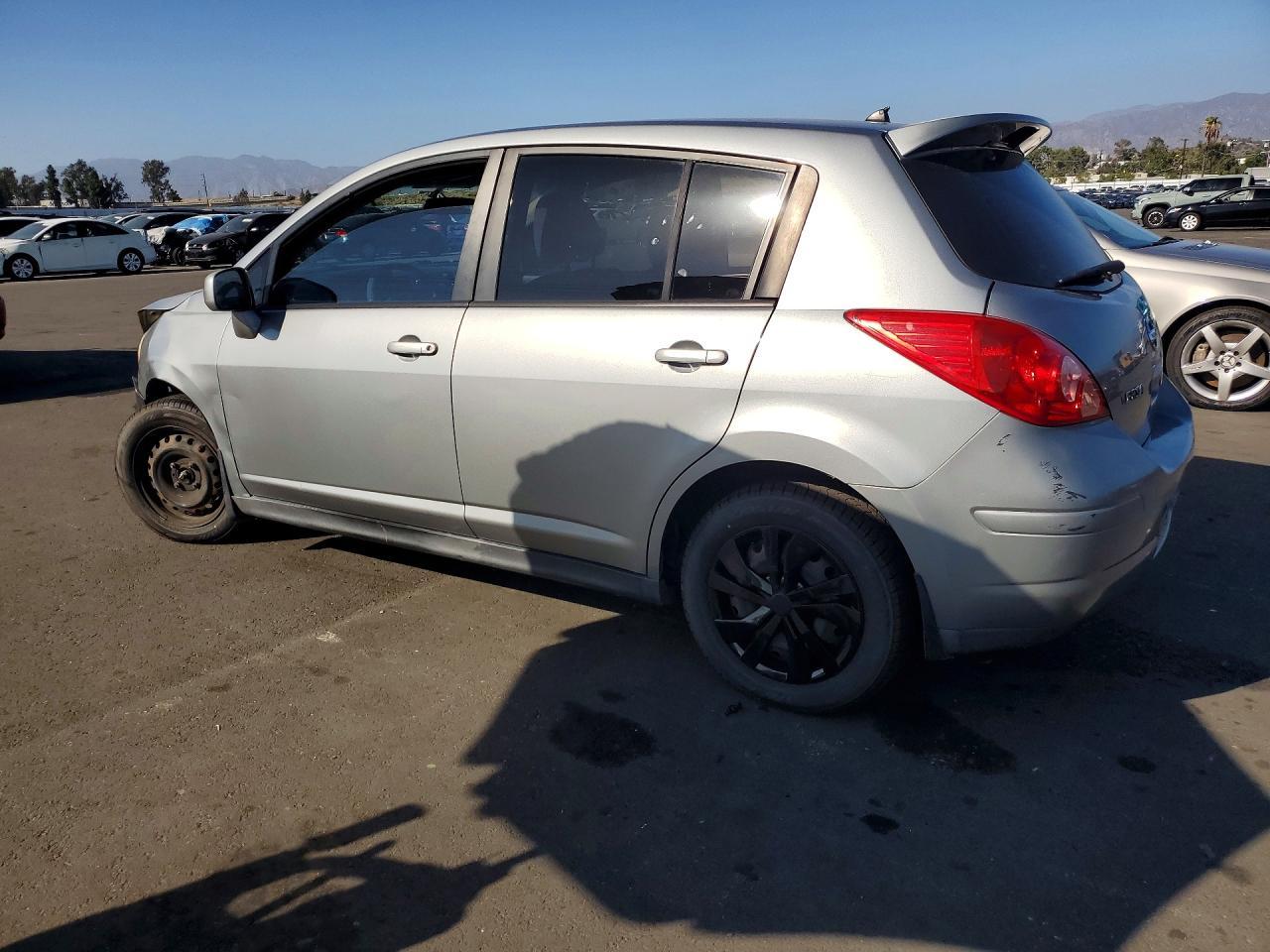 2008 Nissan Versa 1.8 S - Фото 2