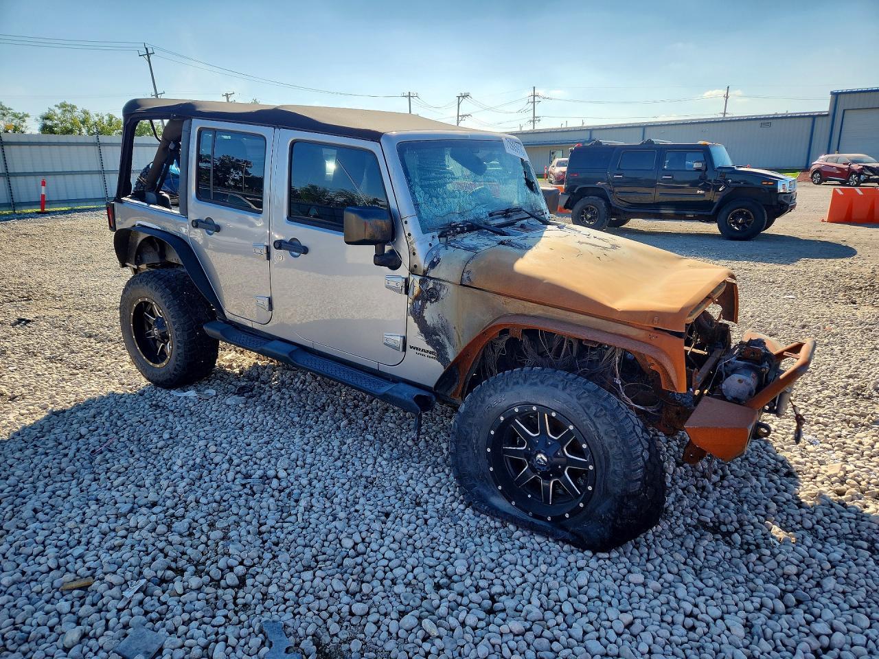 2014 Jeep Wrangler Unlimited Sahara - Image 4