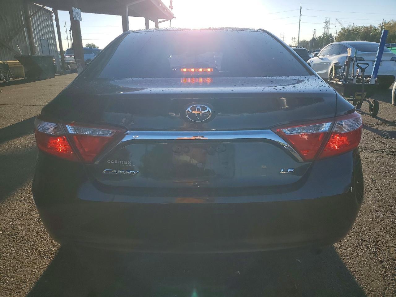 2016 Toyota Camry Le - Фото 6