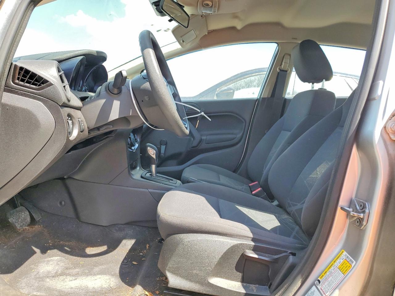 2015 Ford Fiesta S - Фото 7
