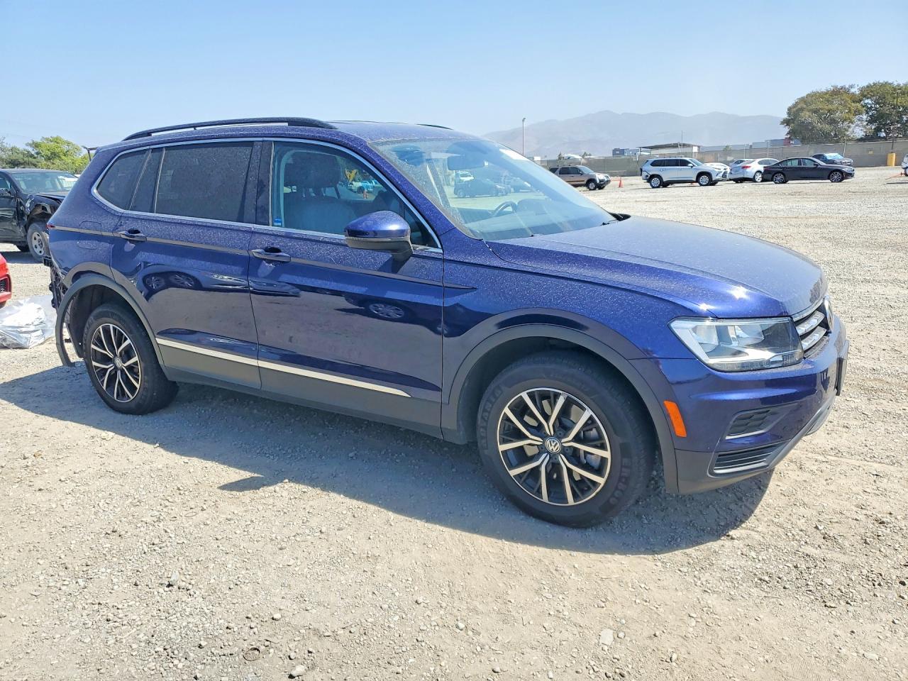 2021 Volkswagen Tiguan Se - Фото 4