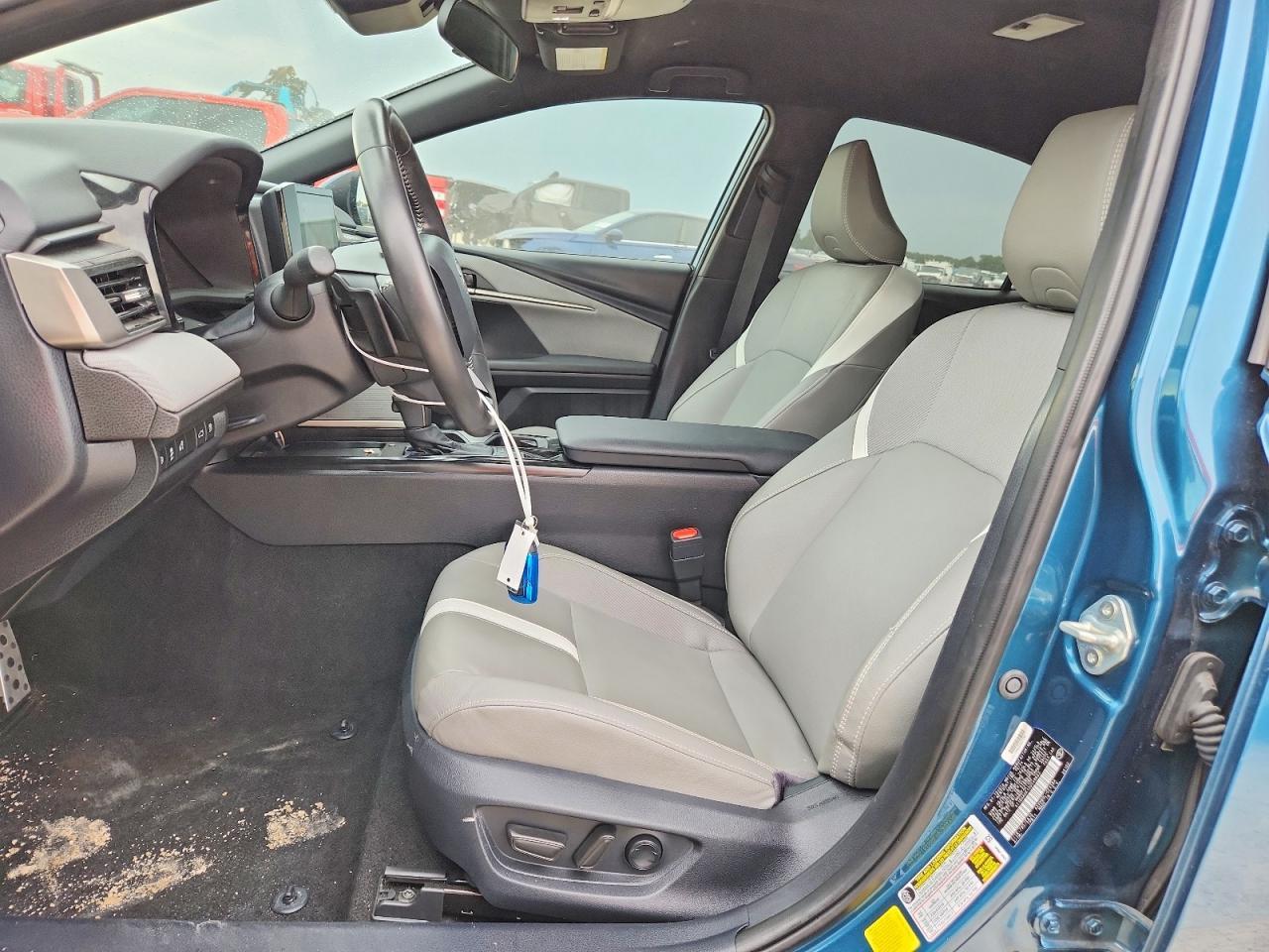 2025 Toyota Camry Se - Image 7