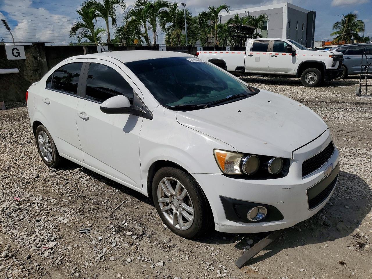 2015 Chevrolet Sonic Lt - Image 4
