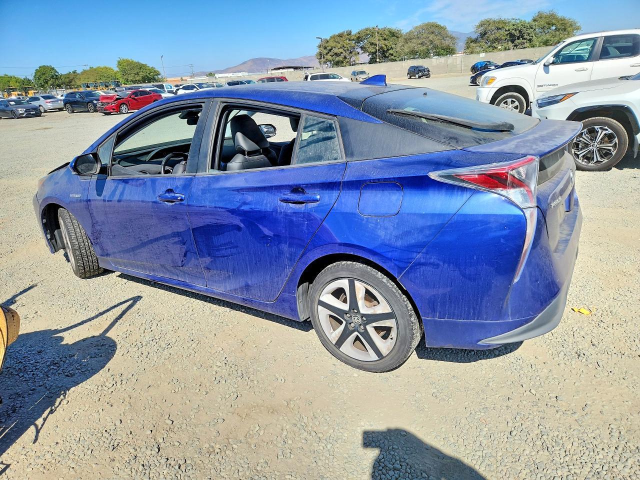2016 Toyota Prius Three Touring - Image 2