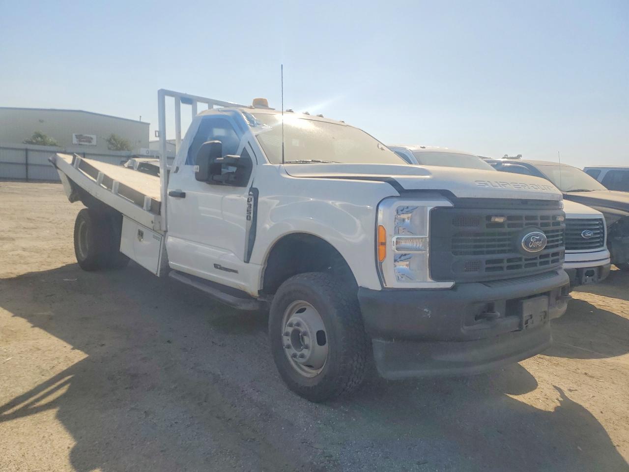 2023 Ford F350 Super Duty - Image 4