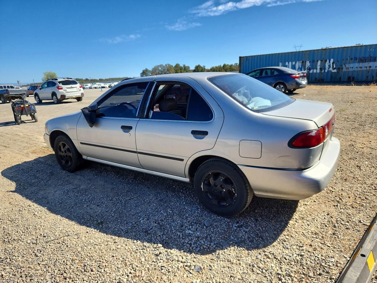 1996 Nissan Sentra Base - Фото 2