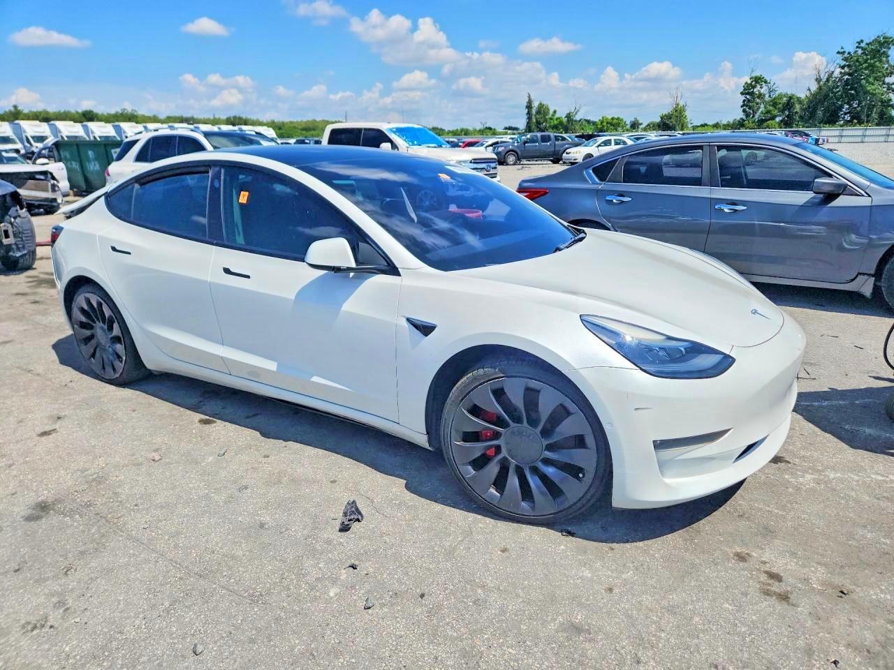 2021 Tesla Model 3 - Фото 4