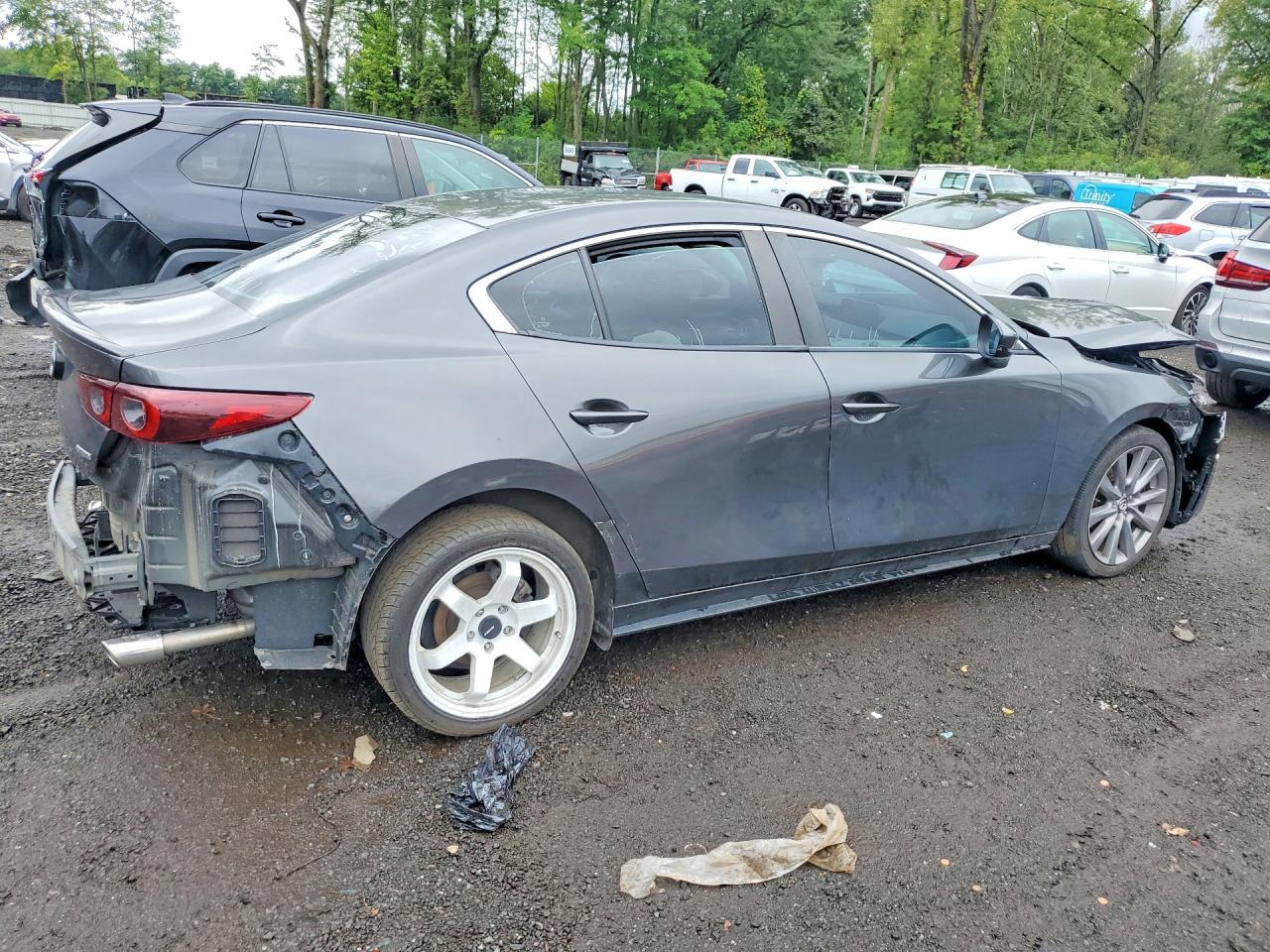 2022 Mazda 3 Select - Image 3