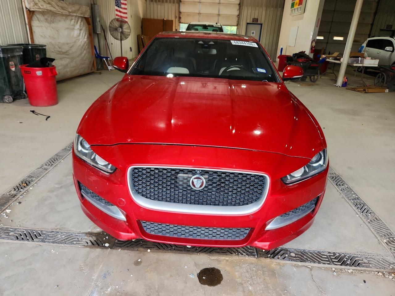 2017 Jaguar Xe R - Sport - Фото 5