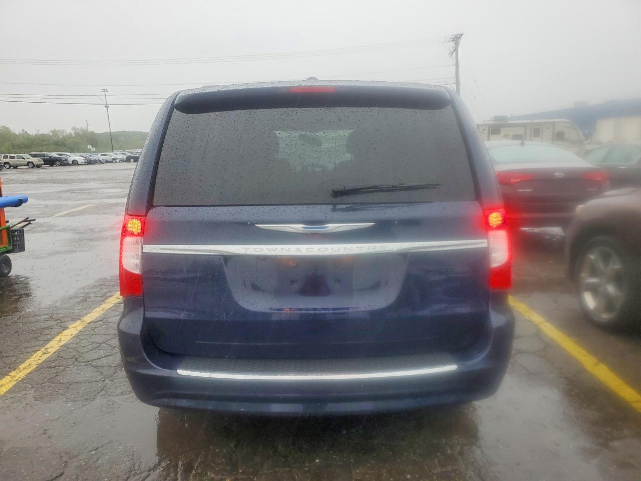2015 Chrysler Town & Country Touring - Фото 6