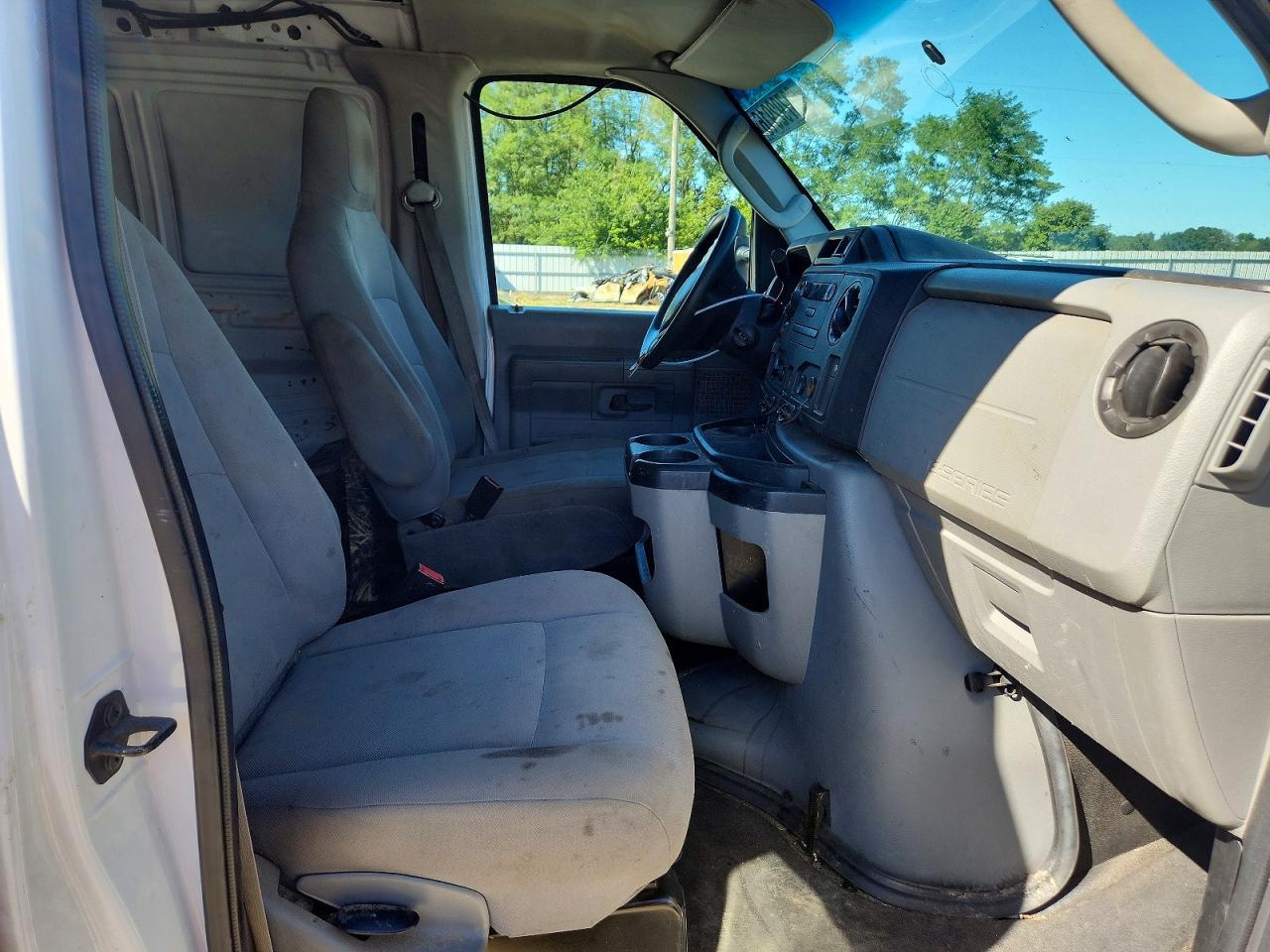 2014 Ford Econoline E150 Van - Фото 7