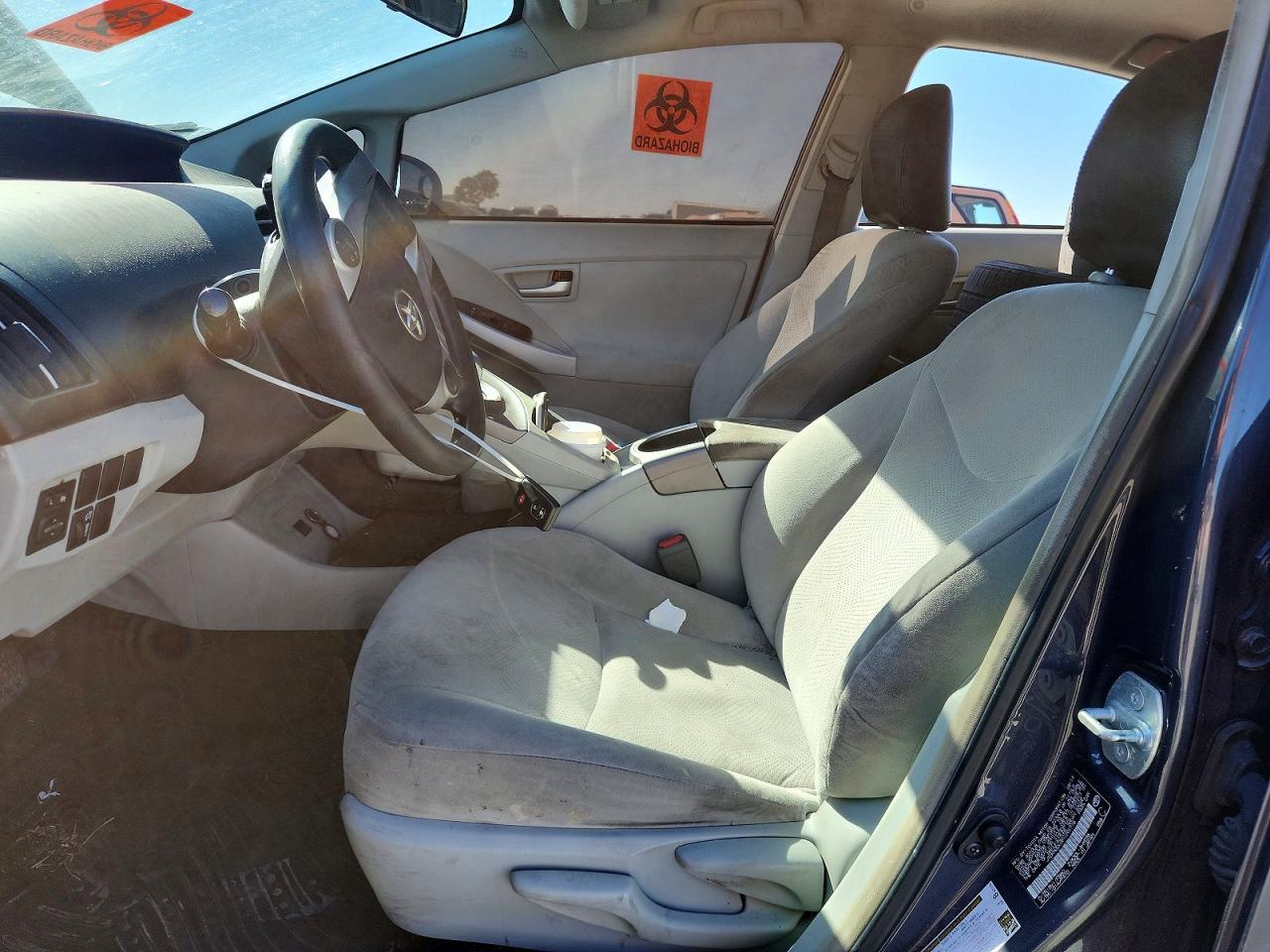 2015 Toyota Prius Two - Image 7