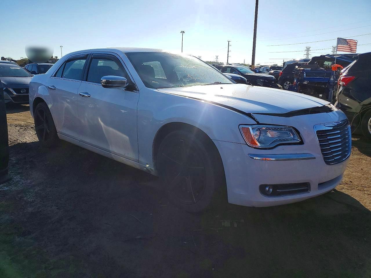 2014 Chrysler 300C - Фото 4