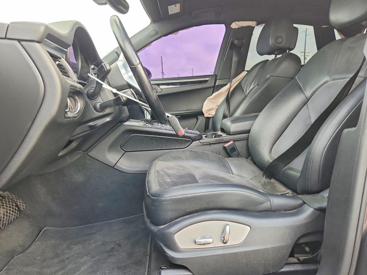 2018 Porsche Macan - Image 7