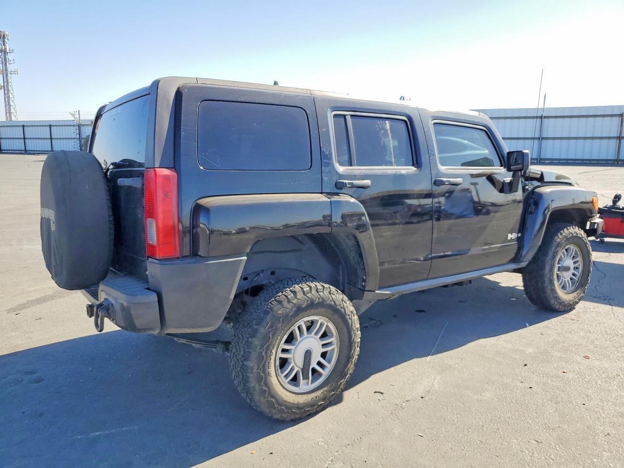 2006 Hummer H3 - Image 3