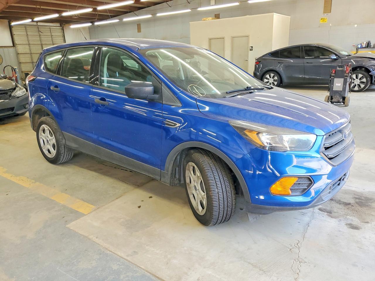 2018 Ford Escape S - Фото 4
