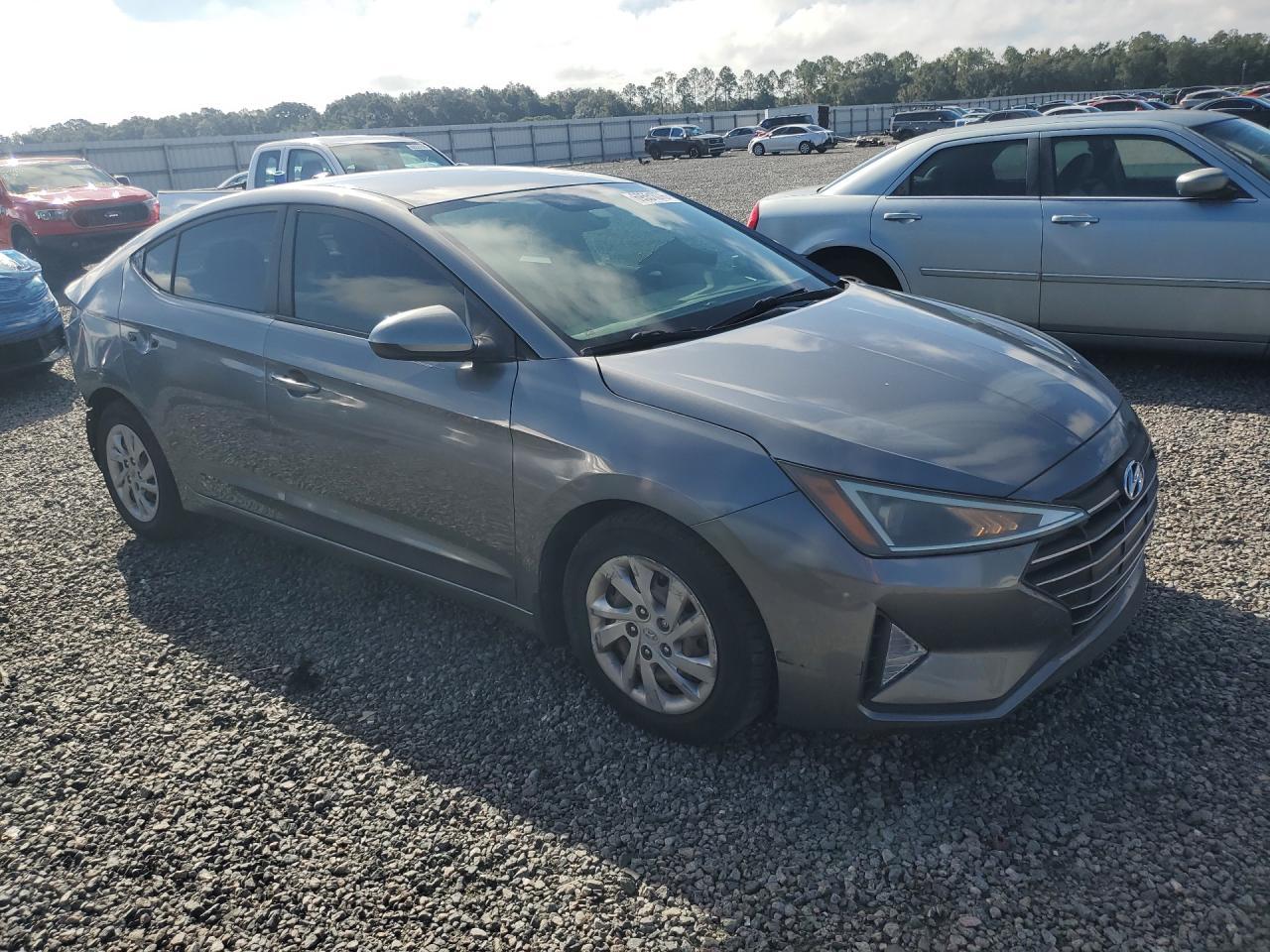 2019 Hyundai Elantra Se - Фото 4