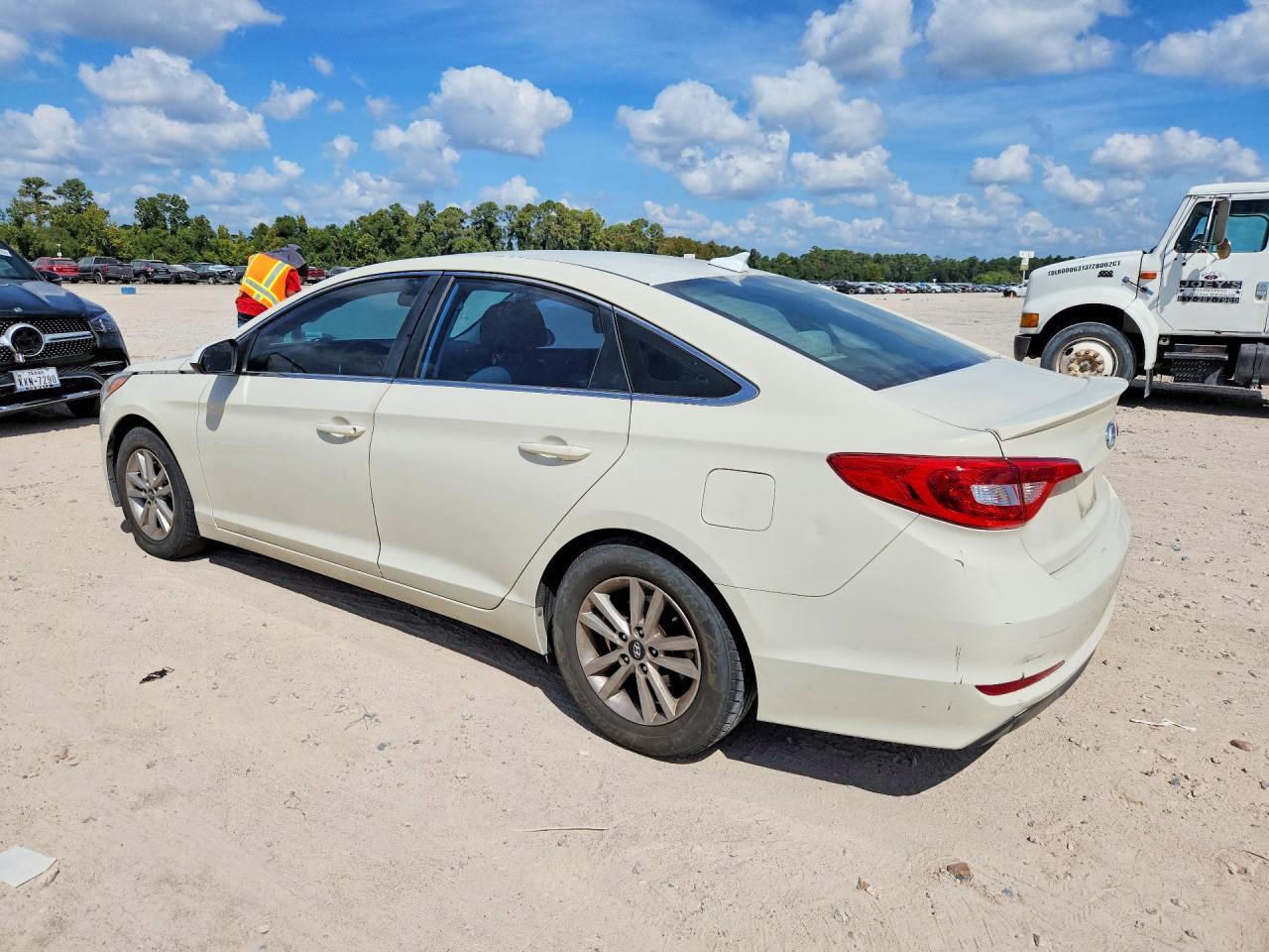 2016 Hyundai Sonata Se - Фото 2