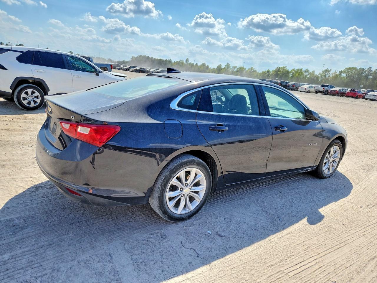 2023 Chevrolet Malibu Lt - Image 4