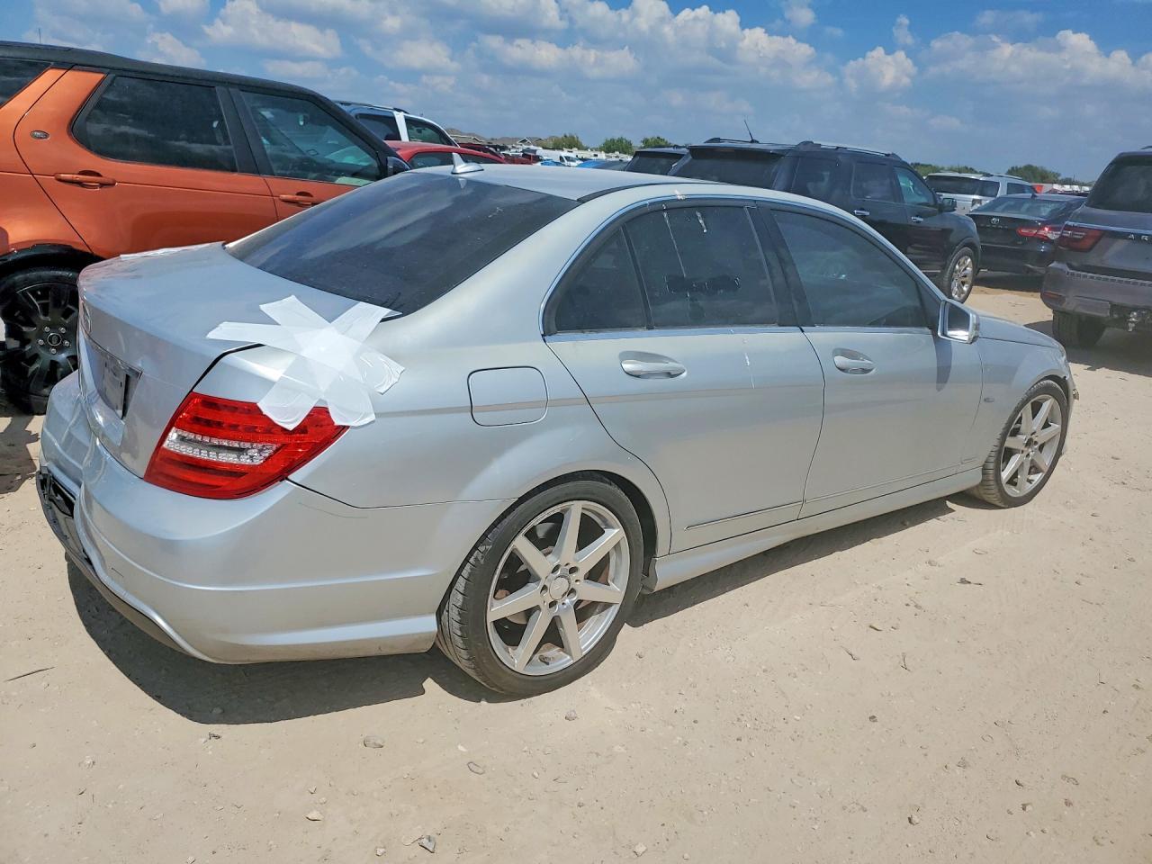 2012 Mercedes-Benz C 250 - Фото 3