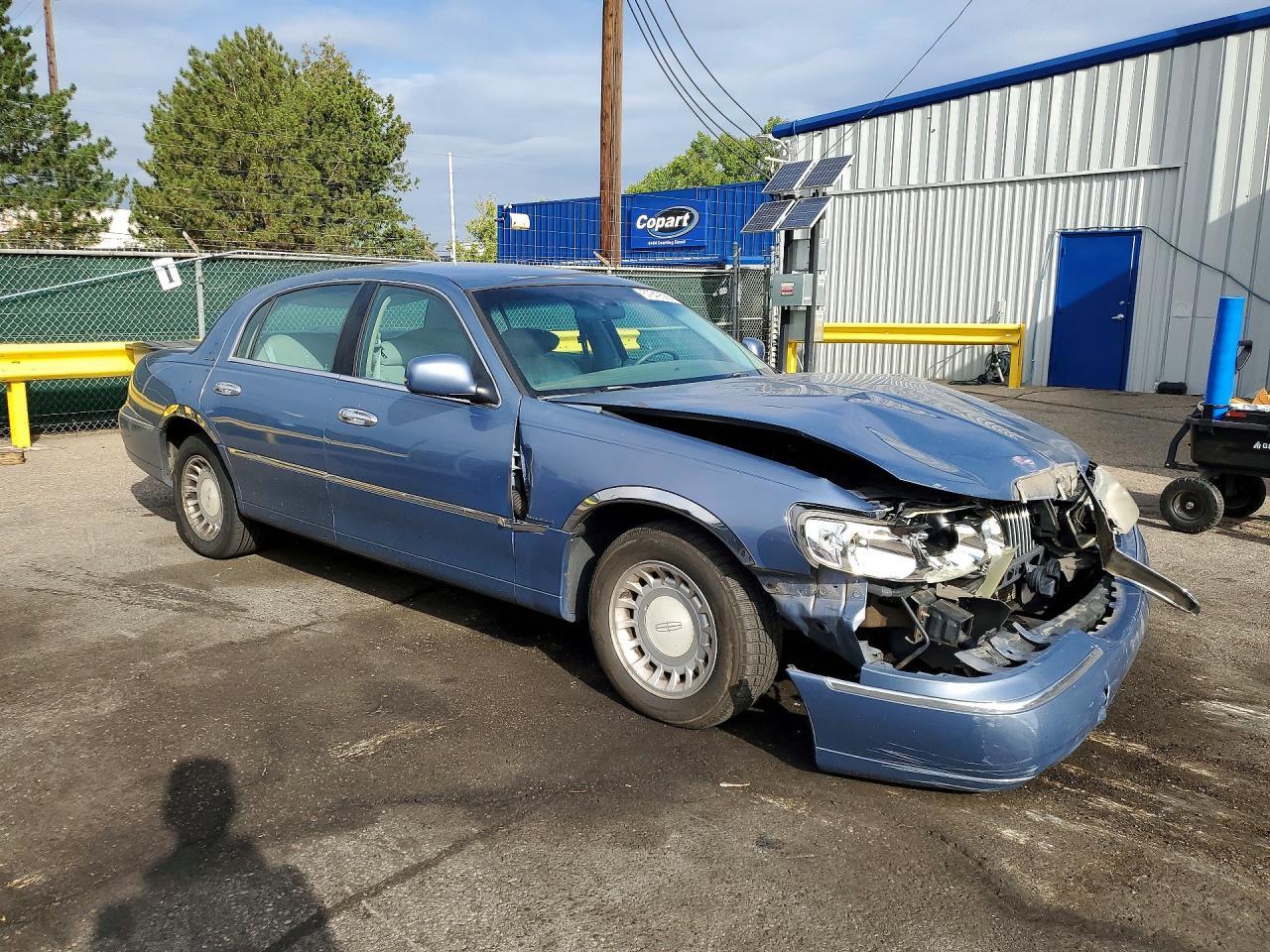 2000 Lincoln Town Car Executive - Фото 4