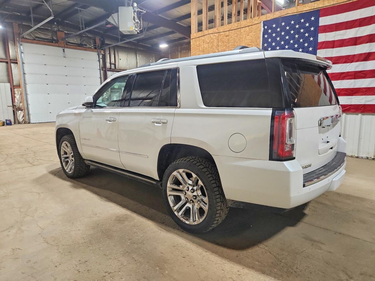 2017 GMC Yukon Denali - Фото 2