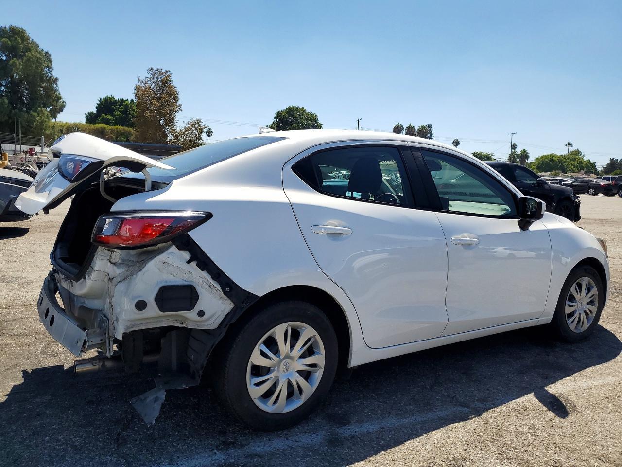 2019 Toyota Yaris L - Фото 3