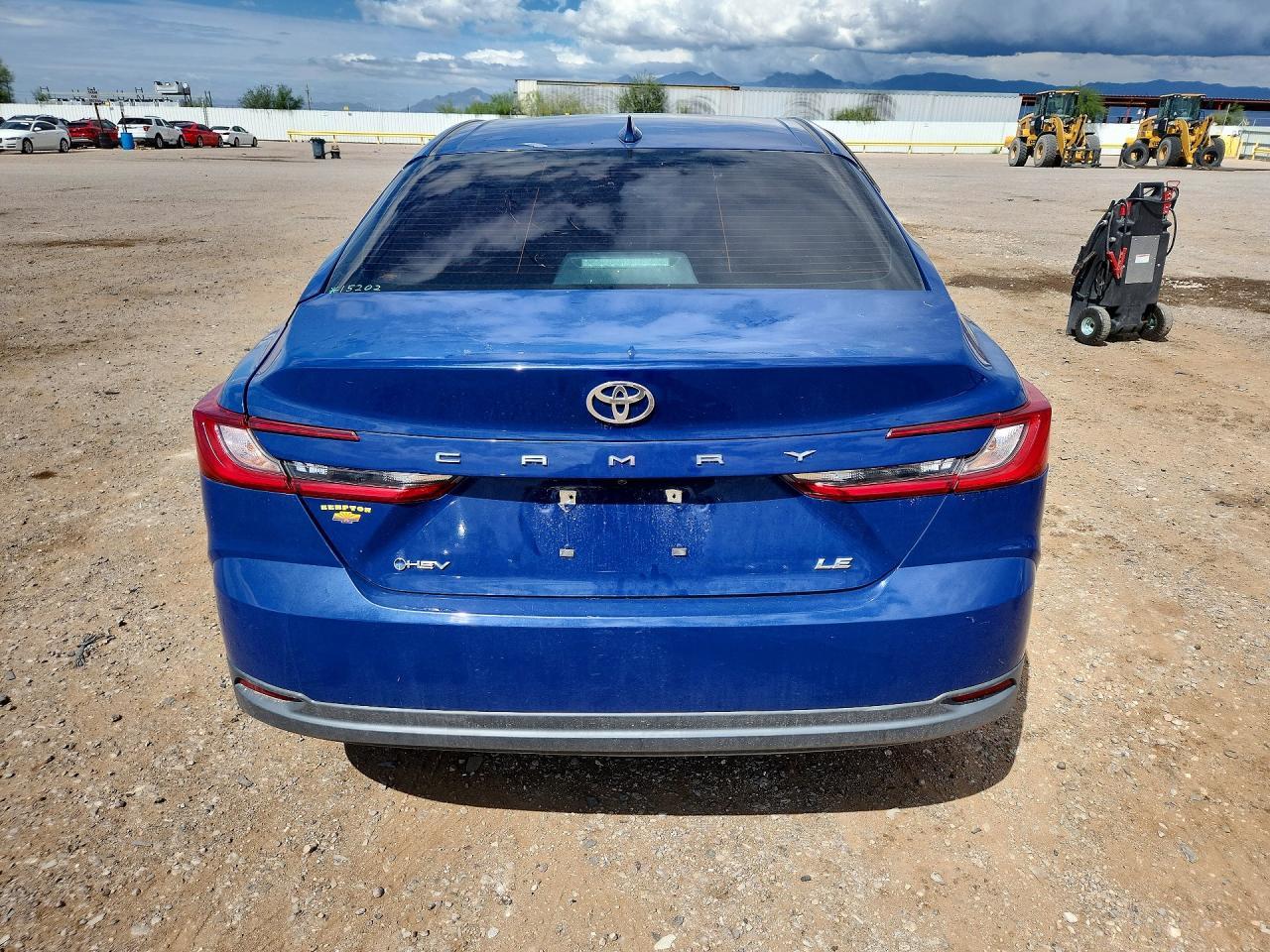 2025 Toyota Camry Le - Фото 6