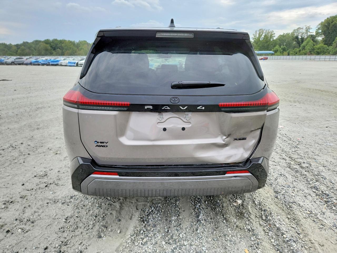 2026 Toyota Rav4 Xse - Image 6