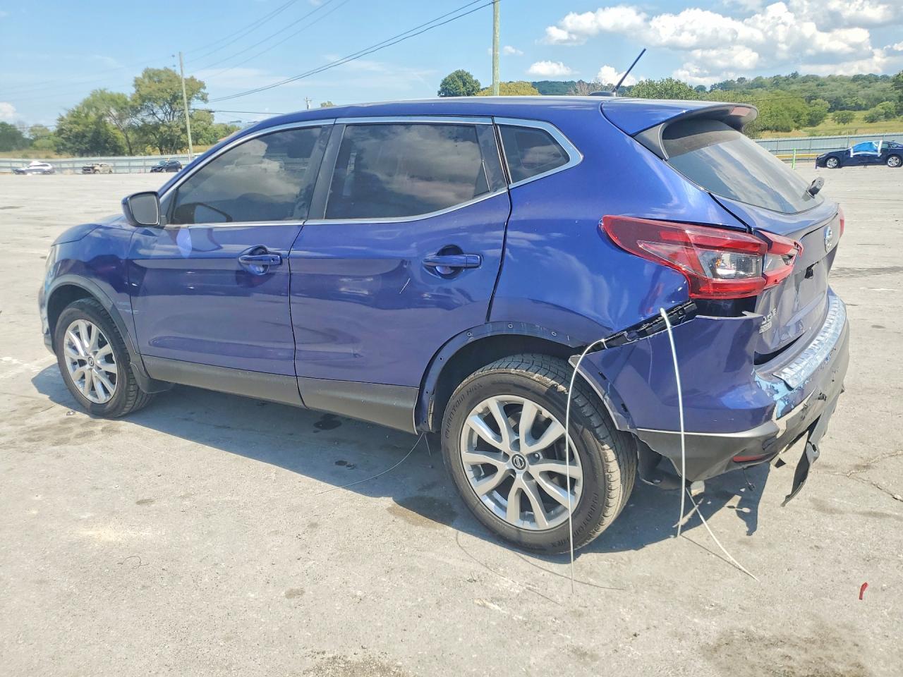 2020 Nissan Rogue Sport S - Image 2
