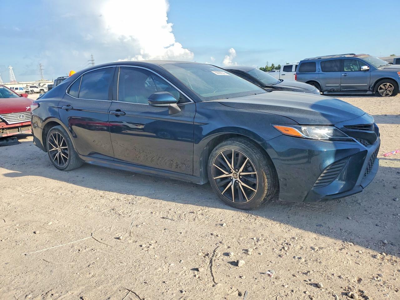 2019 Toyota Camry Se - Фото 4