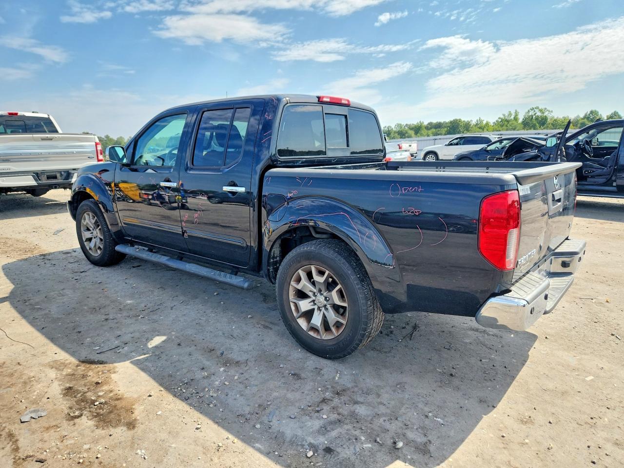 2019 Nissan Frontier Sl - Image 2