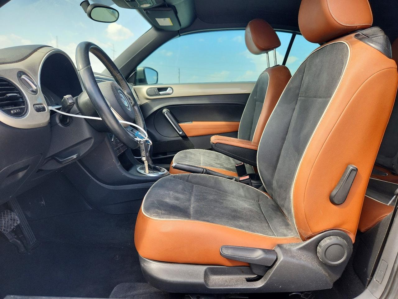 2015 Volkswagen Beetle 1.8T - Фото 7