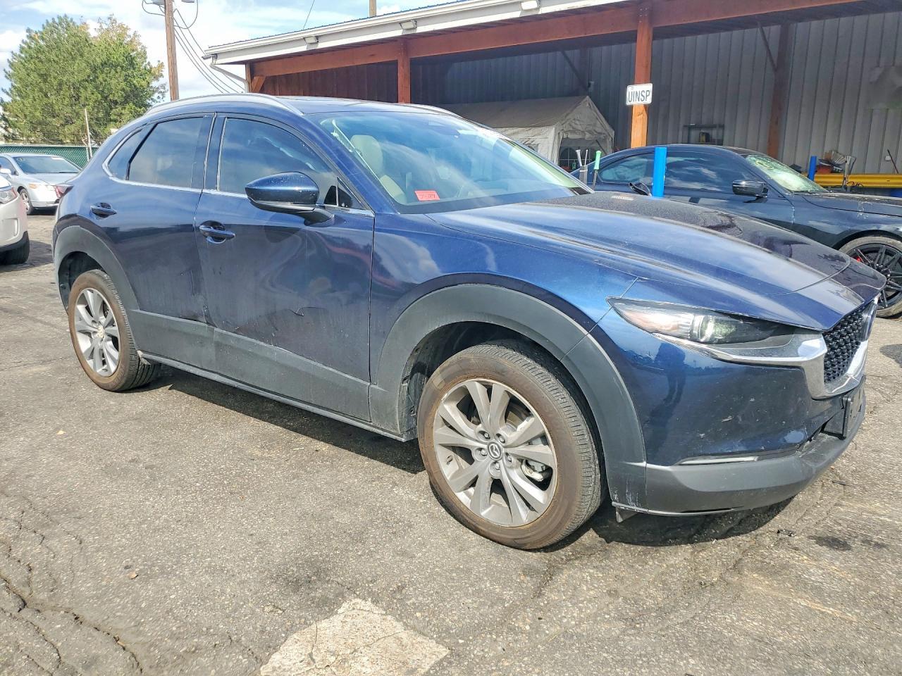 2025 Mazda Cx-30 Premium - Image 4