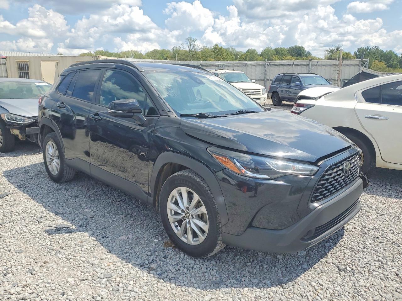 2022 Toyota Corolla Cross Le - Фото 4