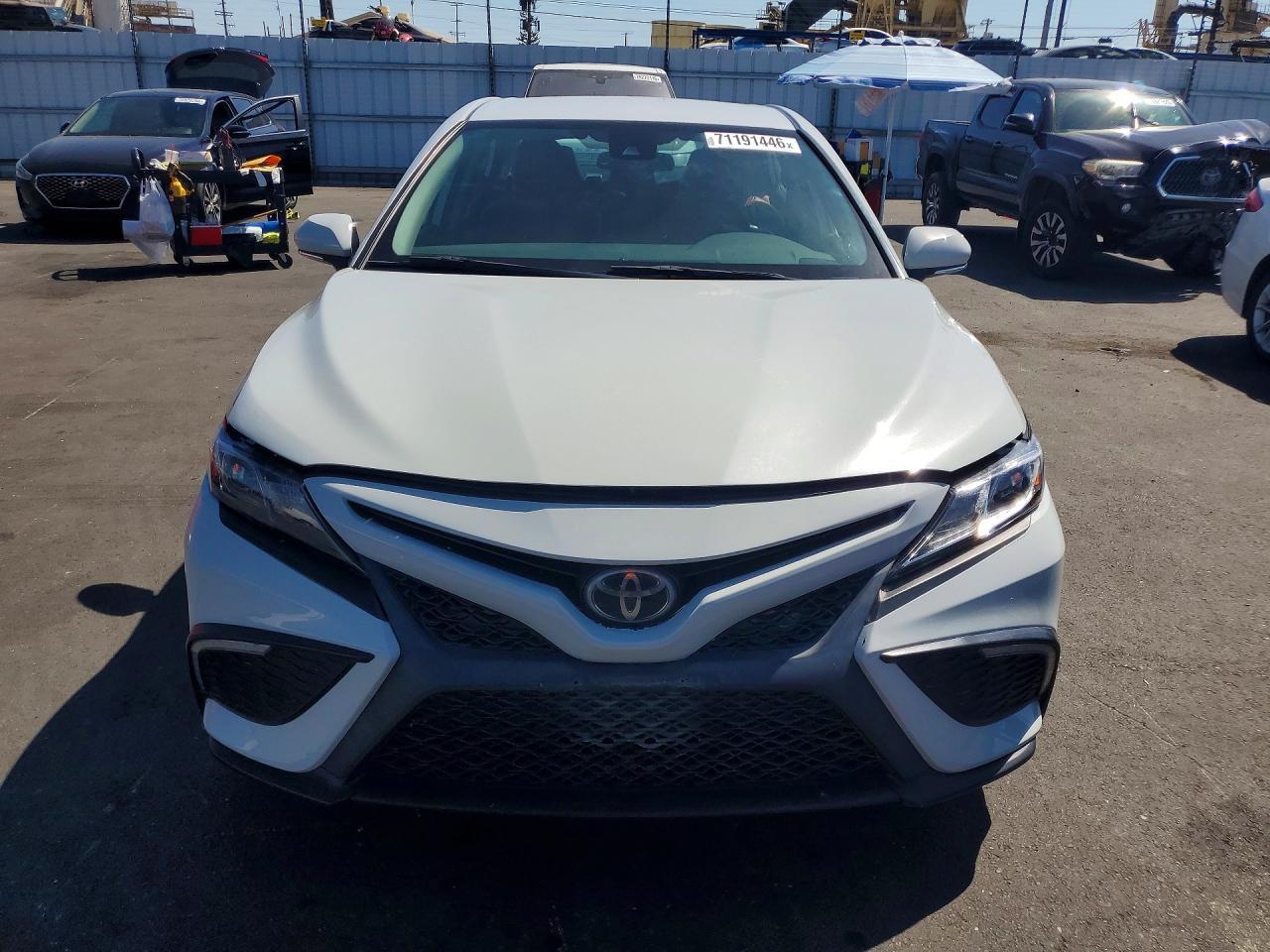 2024 Toyota Camry Se - Фото 5