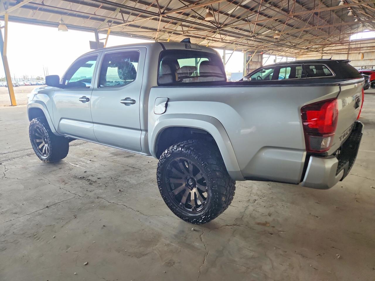 2022 Toyota Tacoma Sr V6 - Фото 2