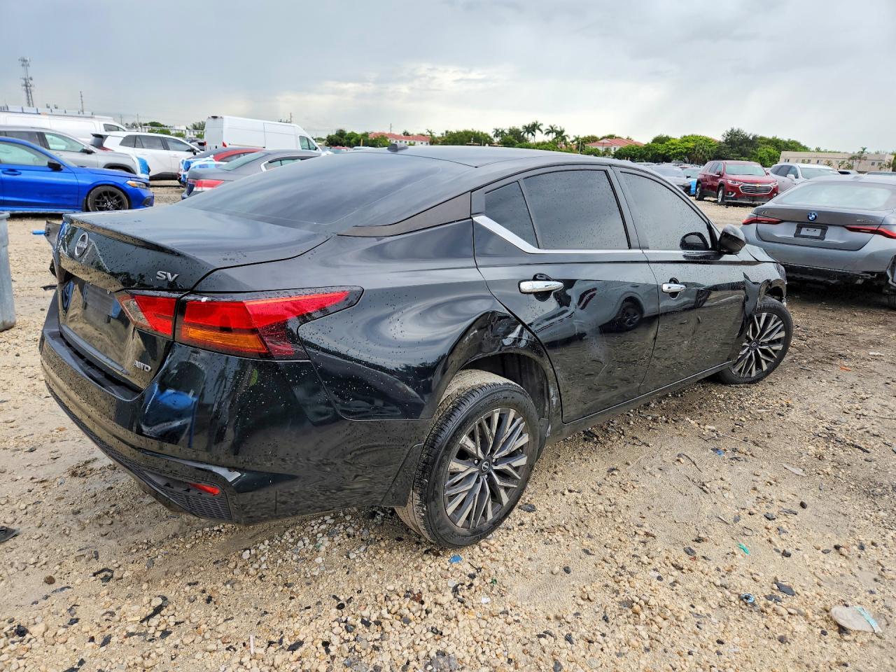 2024 Nissan Altima Sv - Image 3