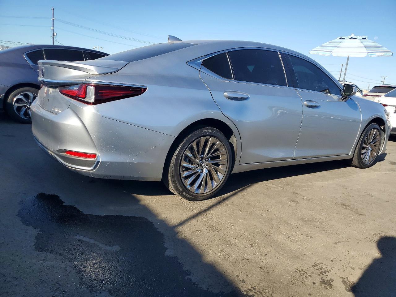 2024 Lexus Es 300H Base - Image 3