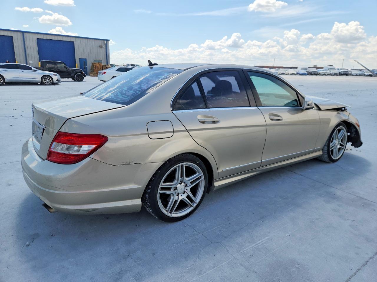 2010 Mercedes-Benz C 300 - Image 3