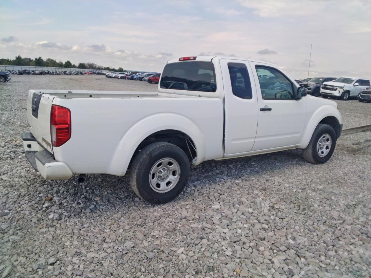 2018 Nissan Frontier S - Фото 3