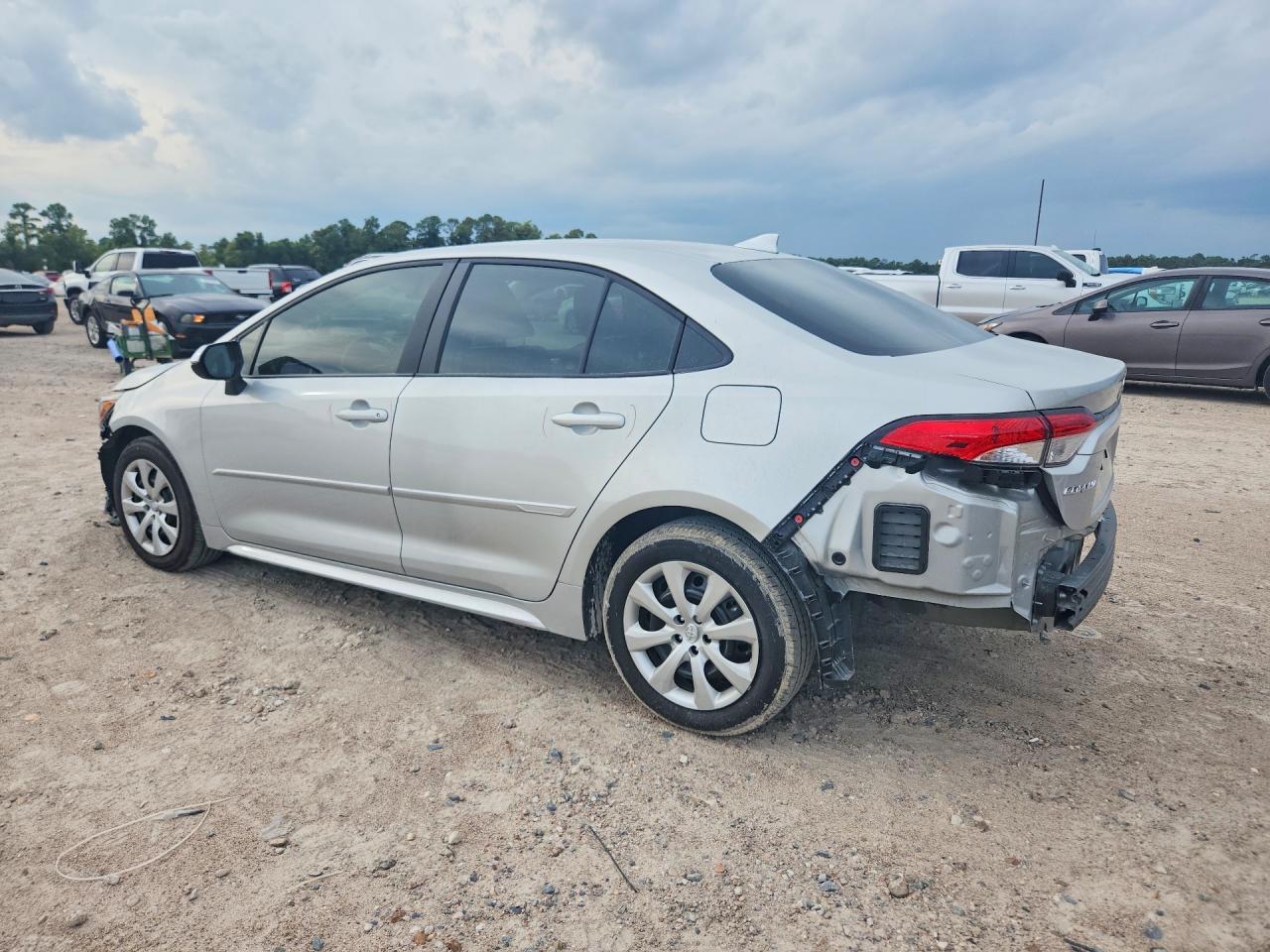 2025 Toyota Corolla Le - Фото 2