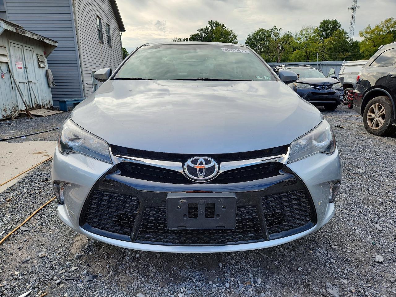 2016 Toyota Camry Se - Фото 5