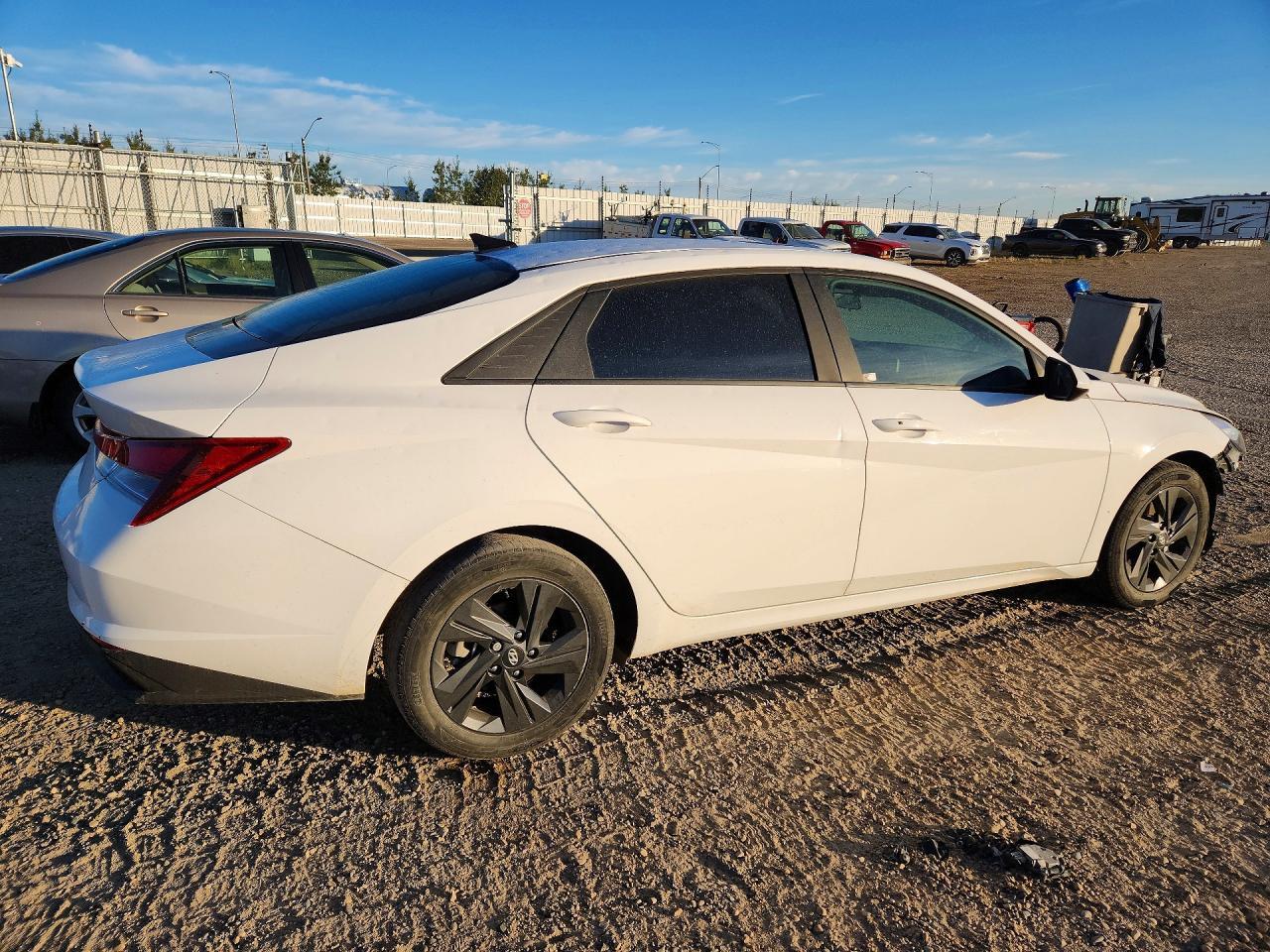 2023 Hyundai Elantra Sel - Image 3