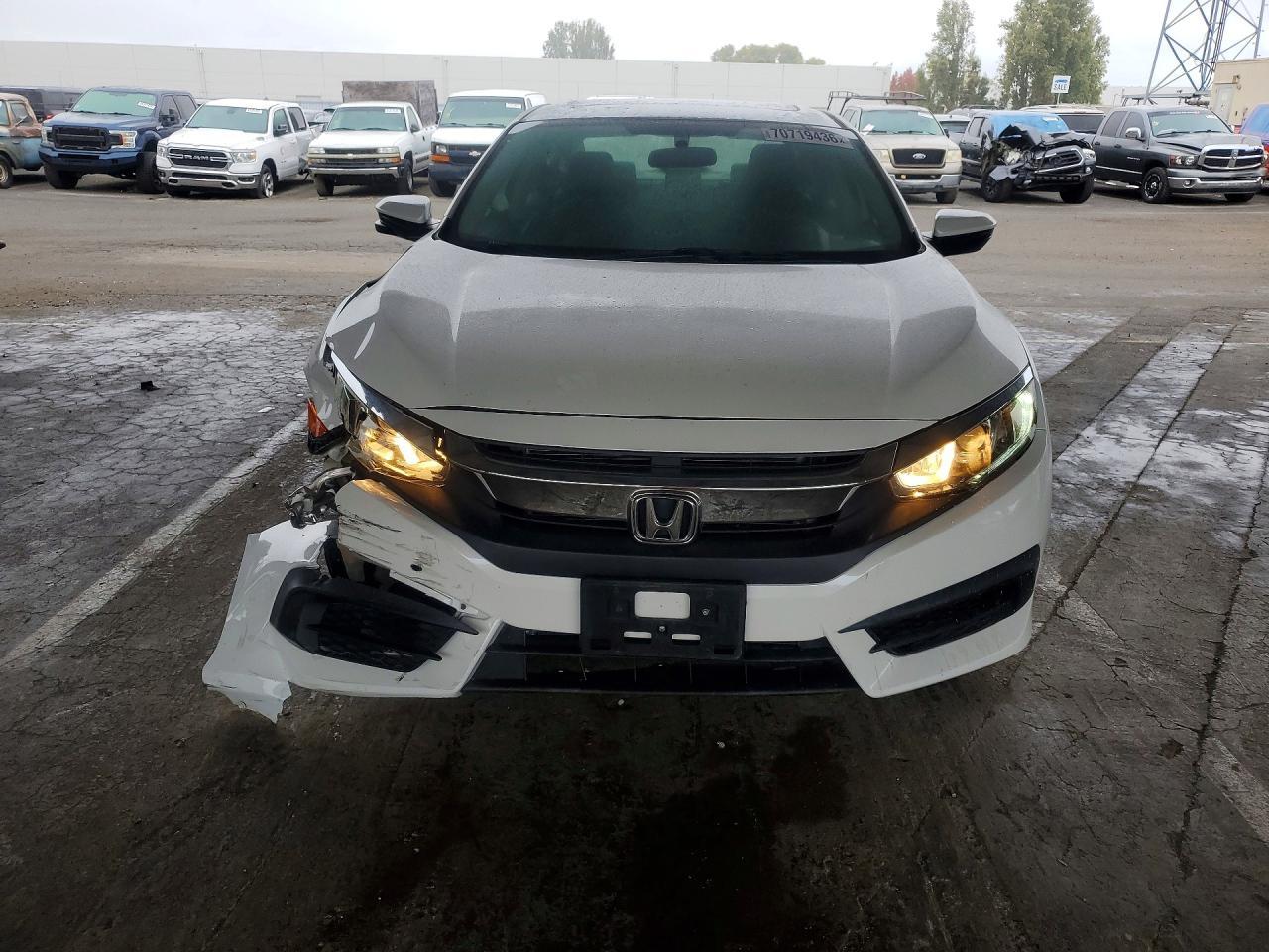 2017 Honda Civic Ex - Image 5