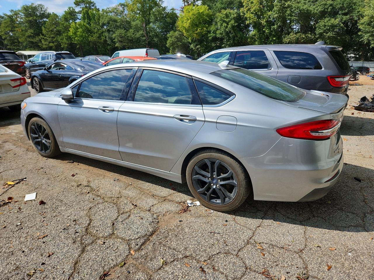 2020 Ford Fusion Se - Фото 2
