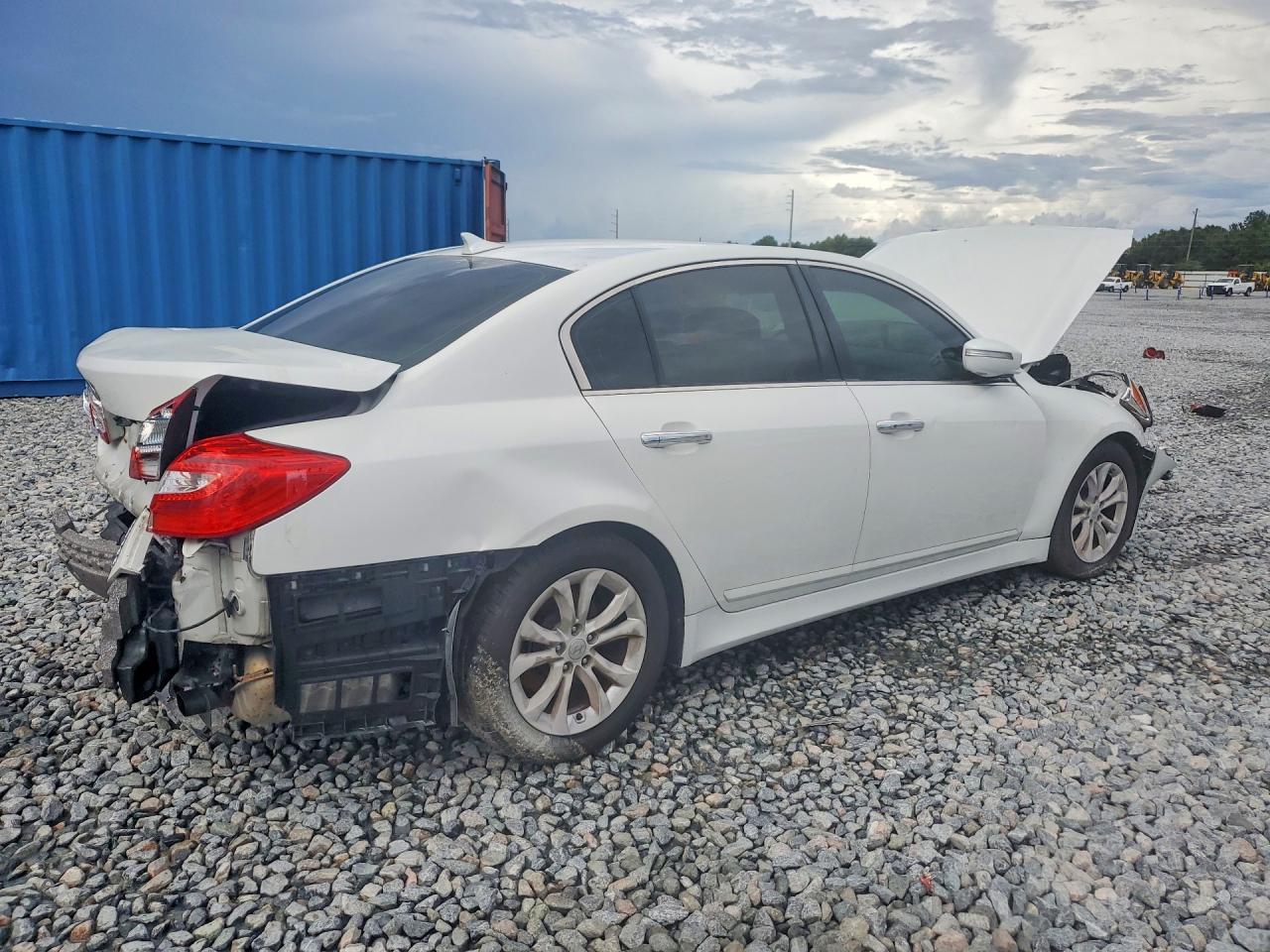 2013 Hyundai Genesis 3.8L - Image 3